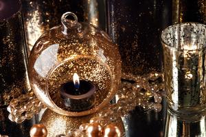 Black and Gold Decor Ideas